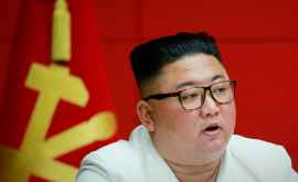 Phenianul difuzează imagini cu Kim Jong Un presupus că este în comă