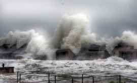 Taifunul Maysak pune stăpînire pe insulele sudice ale Japoniei 