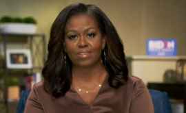 Michelle Obama şia lansat prima colecţie de articole personalizate