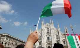 Italienii participă la un referendum naţional