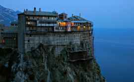 O mănăstire de pe Muntele Athos plasată în carantină