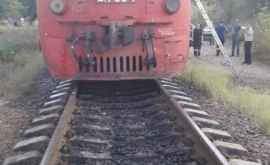 Un bărbat a fost strivit de un tren de pe cursa ChișinăuUngheni