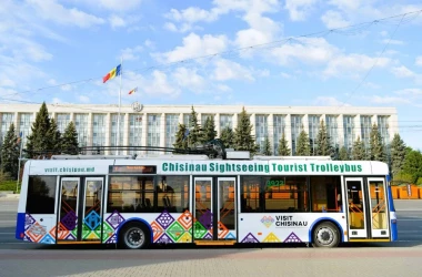 În capitală, se lansează o a doua rută a Troleibuzului Turistic