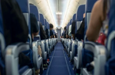Стюардесса рассказала о самых странных поступках пассажиров в самолете 