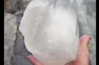 În China a plouat cu grindină aproape de mărimea unei mingi 