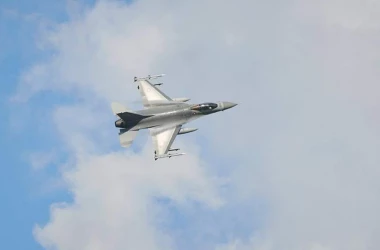 Un avion F-16 s-a prăbuşit în parcul naţional White Sands din New Mexico