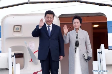 Liderul chinez a sosit la Paris