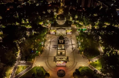 Завораживающие фотографии центра столицы, залитого ночными огнями