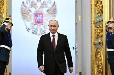 Putin a depus oficial jurămîntul pentru noul mandat