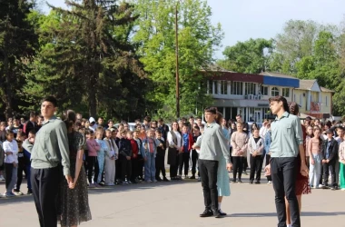 Într-o școală din sudul Moldovei a avut loc un careu solemn dedicat Zilei Victoriei