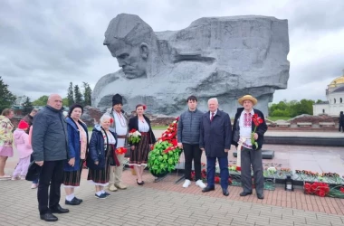 Cum sînt omagiați eroii moldoveni căzuți la datorie în Belarus