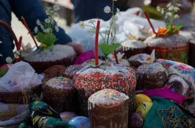 Ce dau de pomană moldovenii și cîți bani au cheltuit în acest an pentru Paștele Blajinilor