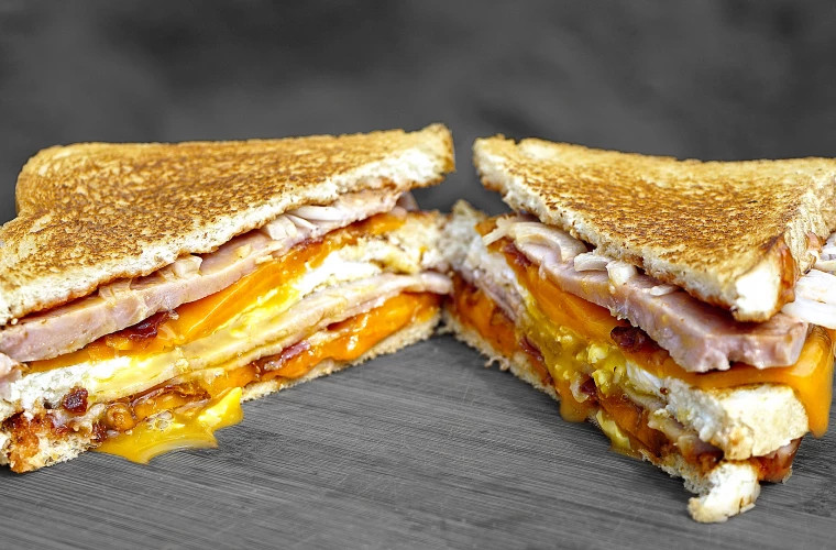 Ученые бутерброд с ветчиной и сыром опасен для здоровья