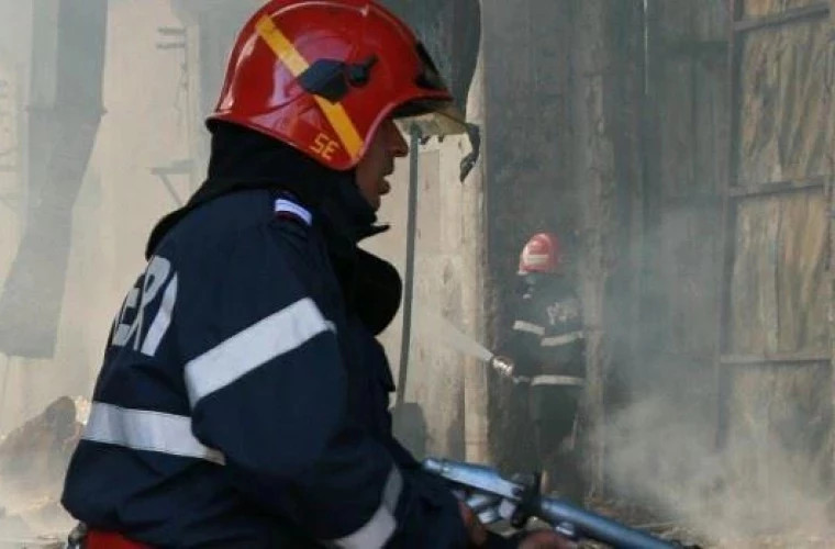 Пожарные спасли владельца горящей квартиры 