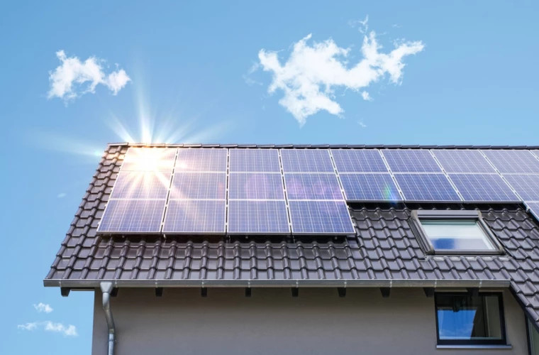 A fost epuizată cota maximă de capacitate pentru instalațiile solare fotovoltaice montate pe clădiri 
