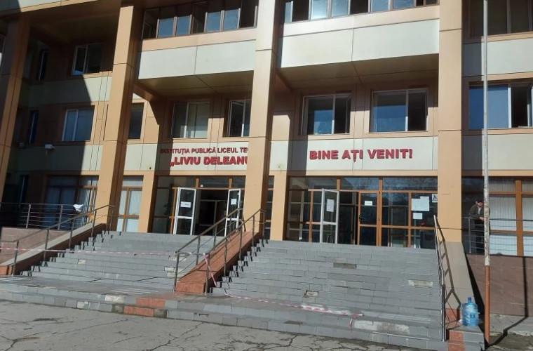 Liceul Liviu Deleanu afectat din nou de un incendiu