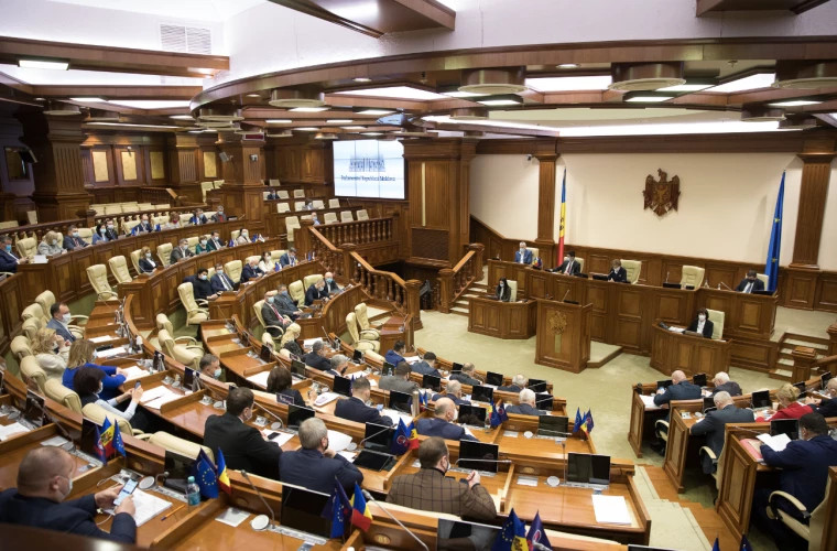 Mai multe inițiative legislative ale opoziției respinse de majoritatea parlamentară