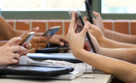 Конец эпохи мобильных телефонов в школах революционное решение 