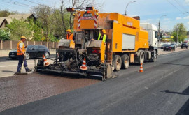Pe o stradă din Capitală au fost finalizate lucrările de reparație a drumului