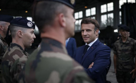 Macron spune cînd ar putea trimite Franța trupe în Ucraina 