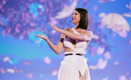 Наталья Барбу исполнила песню In the middle в дуэте с соперником по сцене