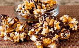 Cum să faci popcorn cu ciocolată la tine acasă VIDEO