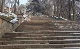 Гранитная лестница в парке Валя Морилор будет перестроена